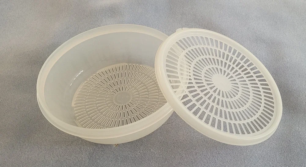 TUPPERWARE Shear Vegetable Fruit Colander Strainer/#1830 with Lid/#1871-Vintage!